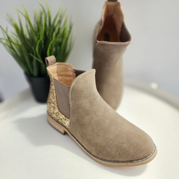 SHEIN Other - (NEW) Shein Sparkling Chelsea Boots for Kids